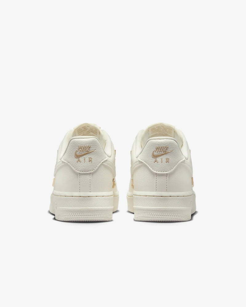 Nike Women's Air Force 1 '07 LX