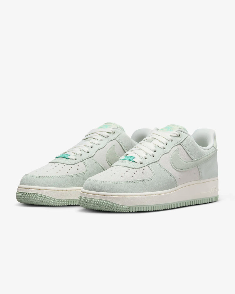 Nike Women's Air Force 1 '07 SE