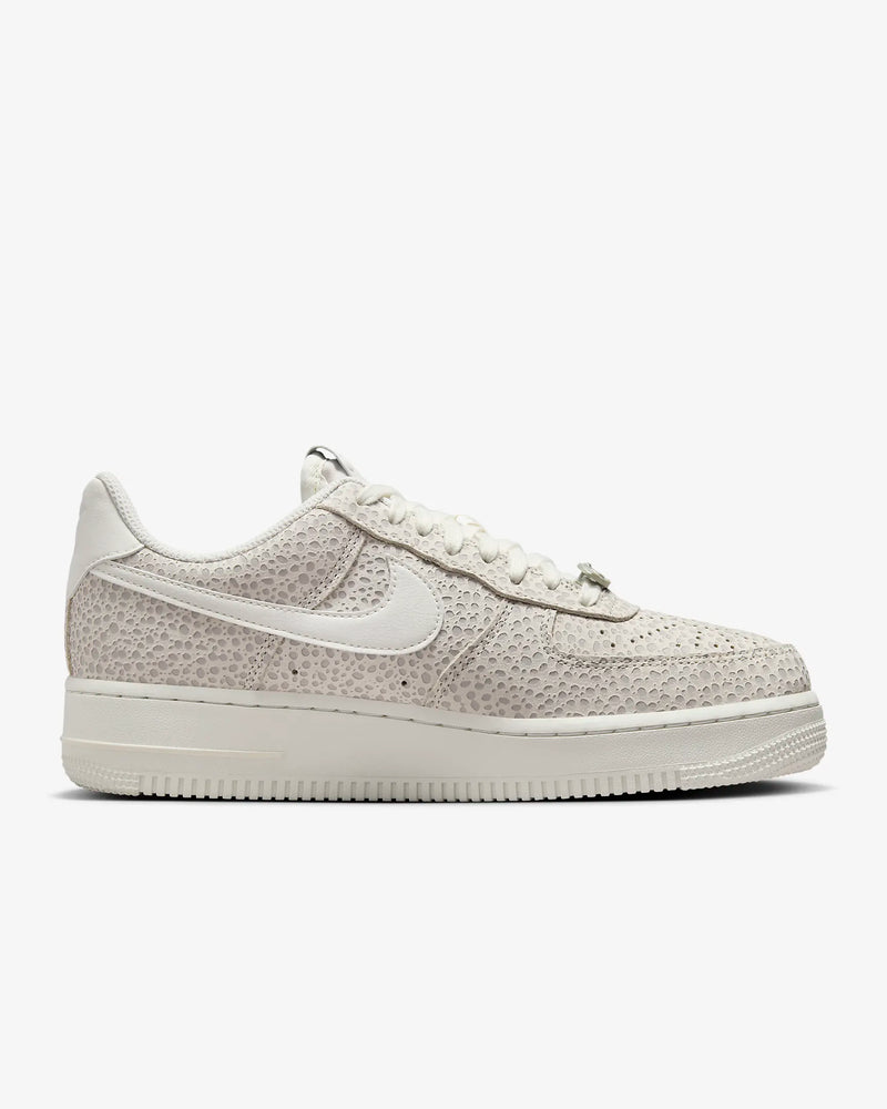 Nike Women's Air Force 1 '07 Premium